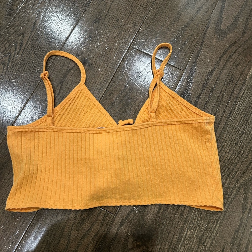 H&M Crop Top - Picture 2 of 3